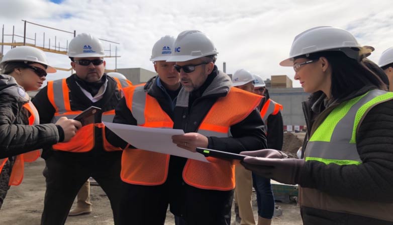 What is contractor management software?