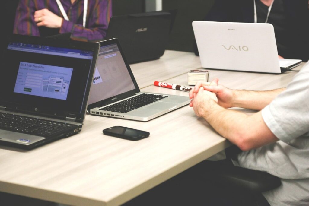 10 Essential Tips for Training Your Team on Contract Management Software